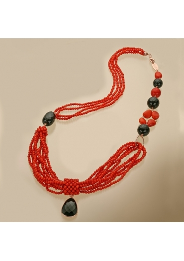 Collana corallo bamboo rosso e agata nera CN3075